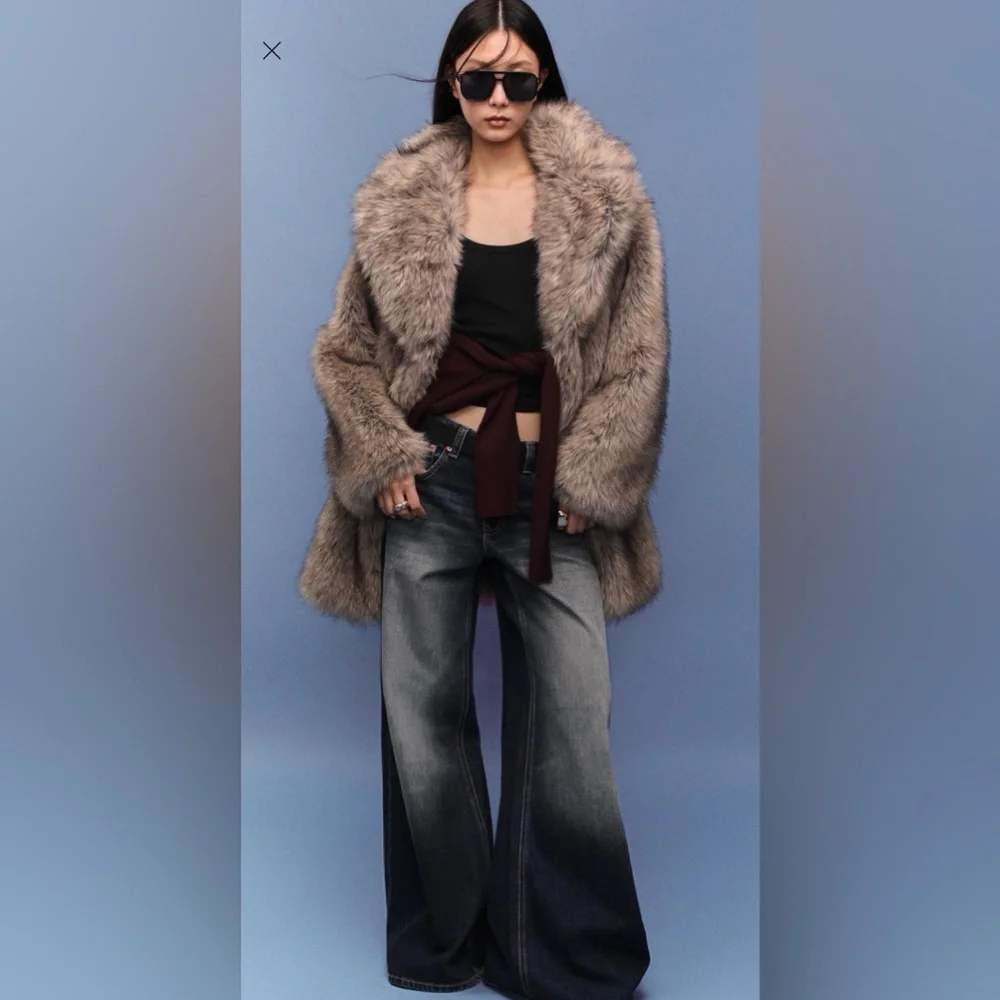 Stradivarius Plush Teddy Jacket in Brown - Picture 2 of 8